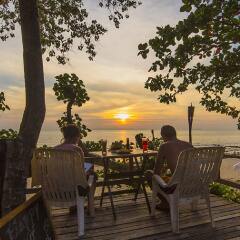 Отель Koh Jum Resort питание фото 2