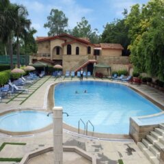 Отель Ashok Country Resort с домашними животными