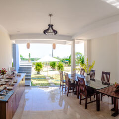 Отель The Moon River Homestay & Villa питание