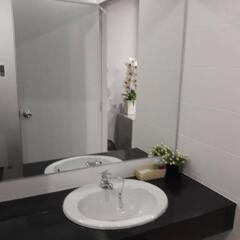 Отель The Stand By Phuket Airport Таиланд, Такуа-Тунг - отзывы, цены и фото номеров - забронировать отель The Stand By Phuket Airport онлайн ванная