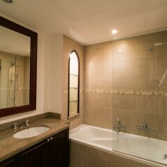 Отель One Perfect Stay - 2BR at Zanzabeel 3 ванная фото 2