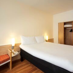 Отель ibis Budapest City сейф в номере