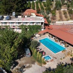 Dort Mevsim Hotel Турция, Памуккале - 1 отзыв об отеле, цены и фото номеров - забронировать отель Dort Mevsim Hotel онлайн бассейн фото 6