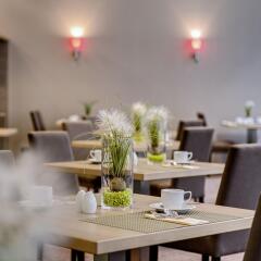 Отель Park Inn by Radisson Dresden бассейн