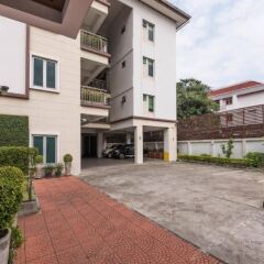 Отель T Series Place Serviced Apartment Таиланд, Бангкок - отзывы, цены и фото номеров - забронировать отель T Series Place Serviced Apartment онлайн парковка