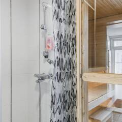 Отель Helsinki South Central Apt Lönnrot ванная фото 2