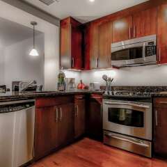 Отель Bluebird Suites at Mt. Vernon Triangle в номере фото 2