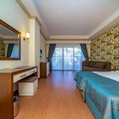 Hane Sun Hotel сейф в номере
