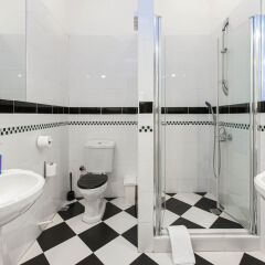 Отель Chiconomy Suites ванная фото 2