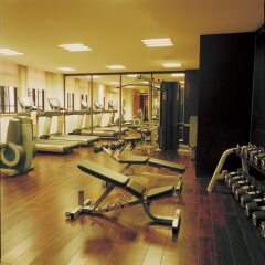 Отель The Yangtze Boutique Shanghai Китай, Шанхай - отзывы, цены и фото номеров - забронировать отель The Yangtze Boutique Shanghai онлайн фитнесс-зал фото 3