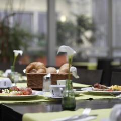 Отель IntercityHotel Wien Австрия, Вена - 3 отзыва об отеле, цены и фото номеров - забронировать отель IntercityHotel Wien онлайн питание фото 3