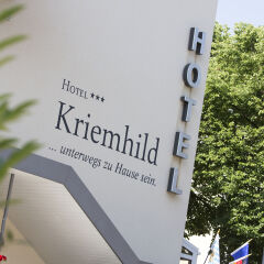 Отель Kriemhild am Hirschgarten Германия, Мюнхен - отзывы, цены и фото номеров - забронировать отель Kriemhild am Hirschgarten онлайн балкон