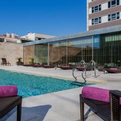 Sheraton Lisboa Hotel & Spa бассейн