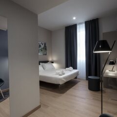 Отель 21WOL Milano Centro Милан сейф в номере