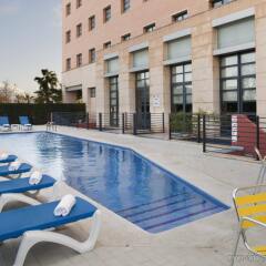 Отель Holiday Inn Express Ciudad de las Ciencias Испания, Валенсия - 1 отзыв об отеле, цены и фото номеров - забронировать отель Holiday Inn Express Ciudad de las Ciencias онлайн бассейн