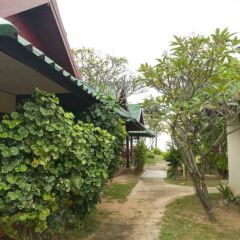 Отель Golden Bay Cottage Ланта фото 2