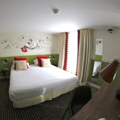 Отель Hôtel des 3 Poussins Франция, Париж - 3 отзыва об отеле, цены и фото номеров - забронировать отель Hôtel des 3 Poussins онлайн комната для гостей фото 2