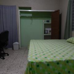 Lion's Pride - Hostel комната для гостей