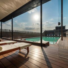 Отель Novotel Shanghai Clover с домашними животными