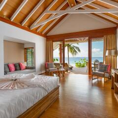 Отель Kudafushi Resort and Spa 5* Вилла с различными типами кроватей