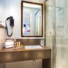 Отель Hôtel Du Bois Champs-Elysées 3* Стандартный номер с различными типами кроватей фото 26