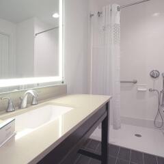 Отель Hampton Inn & Suites Columbus/University Area ванная фото 2