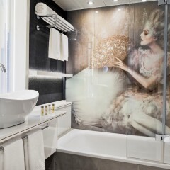 Renaissance Wien Hotel ванная