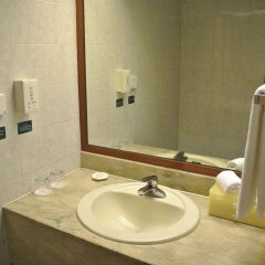 HNA Business Hotel Downtown HaiKou in Haikou, China from 85$, photos, reviews - zenhotels.com bathroom