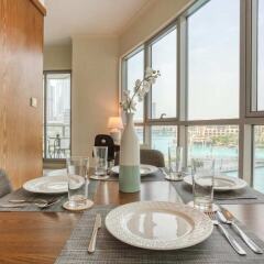 Отель Premium Apt - Full Burj Khalifa & Fountain View! Дубай в номере фото 2