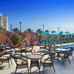 Отель Arabian Park Hotel ОАЭ, Дубай - 1 отзыв об отеле, цены и фото номеров - забронировать отель Arabian Park Hotel онлайн бассейн фото 3
