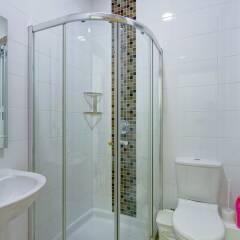 Отель Cosy 1 Bedroom Sliema Apartment, Best Location Мальта, Слима - отзывы, цены и фото номеров - забронировать отель Cosy 1 Bedroom Sliema Apartment, Best Location онлайн ванная фото 2