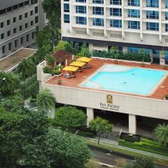 Отель Pan Pacific Orchard балкон