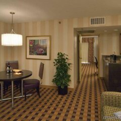 Отель Embassy Suites Minneapolis - Airport Блумингтон комната для гостей фото 2