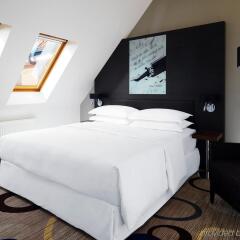 Sheraton Hannover Pelikan Hotel комната для гостей фото 4