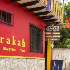 Отель & Hostel Berakah Гондурас, Копан-Руинас - отзывы, цены и фото номеров - забронировать отель & Hostel Berakah онлайн парковка