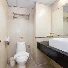 Отель Regent Suvarnabhumi Hotel Таиланд, Бангкок - 2 отзыва об отеле, цены и фото номеров - забронировать отель Regent Suvarnabhumi Hotel онлайн ванная