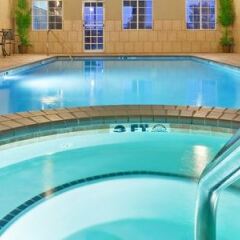 Отель Candlewood Suites Vicksburg бассейн