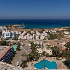 Отель Narcissos Waterpark Resort пляж