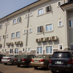 Отель Sweet Season Luxury Suites парковка