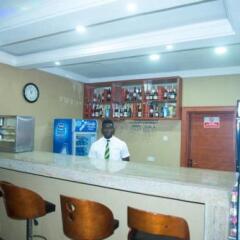 Отель Dannic Hotels Enugu гостиничный бар