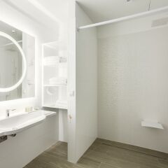 Отель Indigo Warsaw - Nowy Swiat Польша, Варшава - отзывы, цены и фото номеров - забронировать отель Indigo Warsaw - Nowy Swiat онлайн ванная