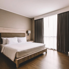 Отель Adelphi Suites Bangkok комната для гостей фото 5