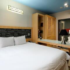 Отель TRYP By Wyndham Times Square South 4* Номер Делюкс с различными типами кроватей фото 7
