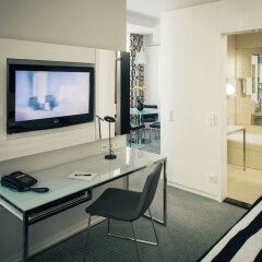 Отель Vienna House Andel´s Berlin Германия, Берлин - 8 отзывов об отеле, цены и фото номеров - забронировать отель Vienna House Andel´s Berlin онлайн удобства в номере фото 2