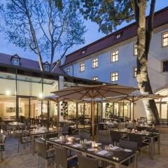 Отель Augustine, a Luxury Collection Hotel, Prague Чехия, Прага - отзывы, цены и фото номеров - забронировать отель Augustine, a Luxury Collection Hotel, Prague онлайн питание