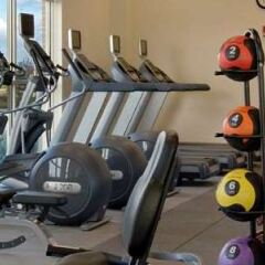 Отель Hilton Columbus/Polaris Колумбус фитнесс-зал