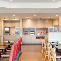 Отель TownePlace Suites by Marriott Saskatoon питание