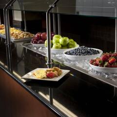 Отель Embassy Suites Fort Worth - Downtown питание фото 2