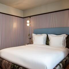 Hotel du Rond-Point des Champs Elysees комната для гостей фото 2