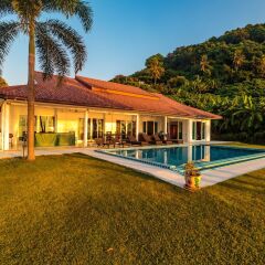 Отель On The Beach Villa by Lofty